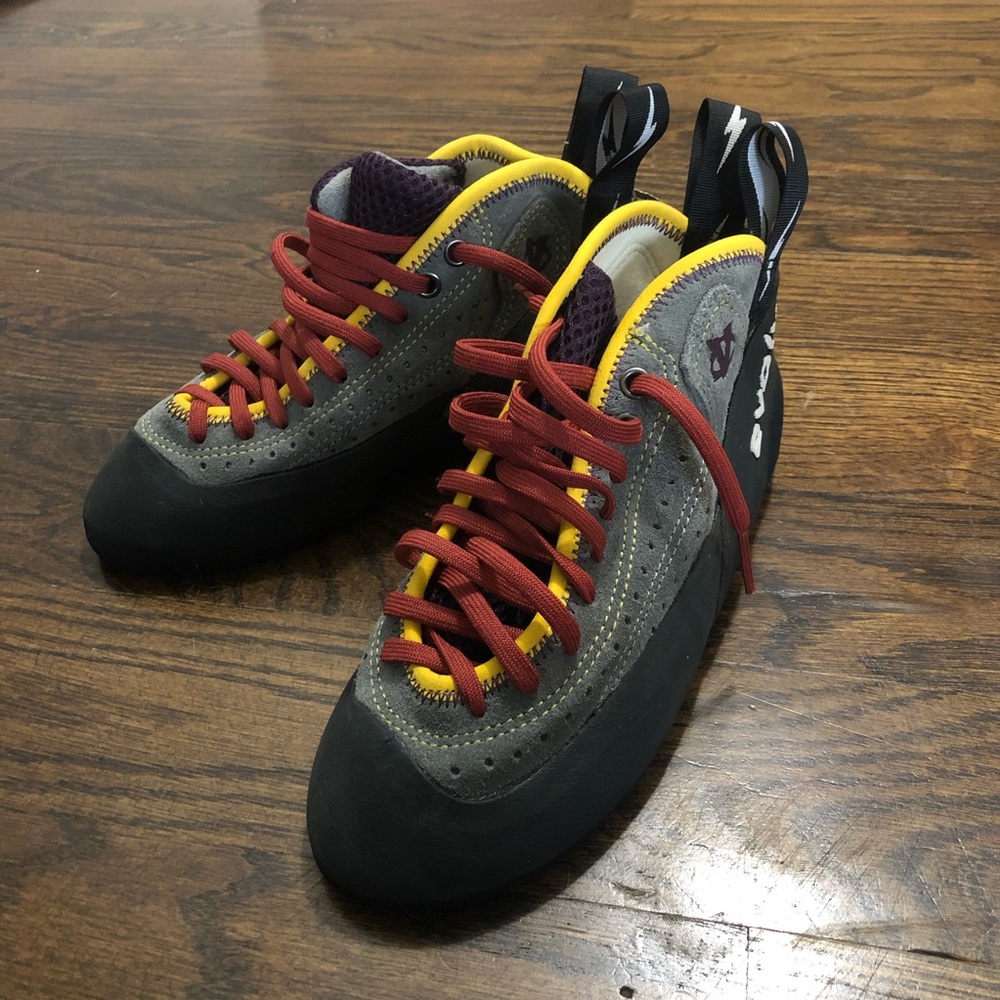 NWT Evolv Astroman Climbing Shoes